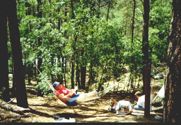 loungin.jpg - 82285 Bytes